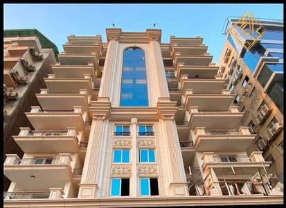 شقه للبيع ببرج حديث بموقع مميز بمنطقه نادي الصيد في الدقي - D103