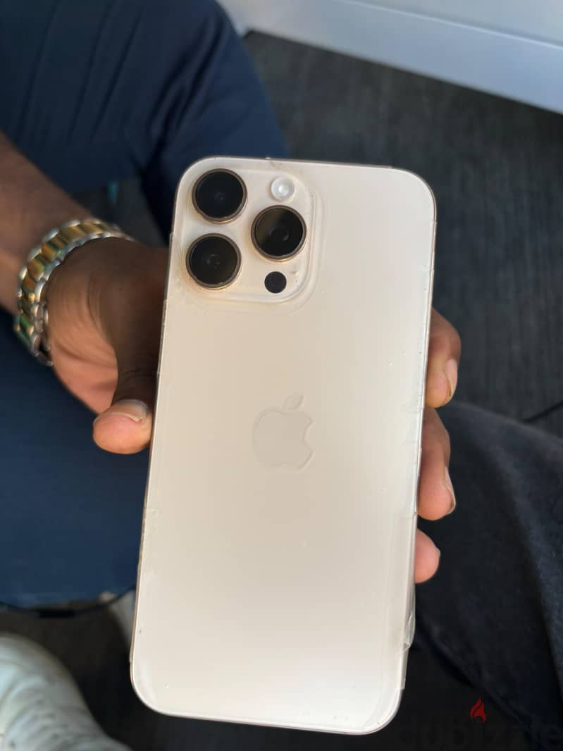Apple - iPhone 16 Pro Max 3