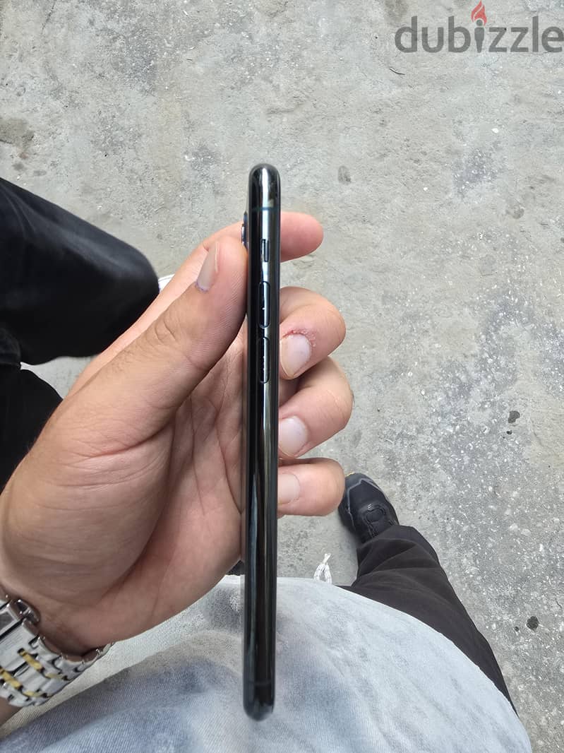 Apple - iPhone 11 Pro 3