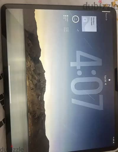 Ipad air M3 13 inch with case and box and keyboard,99% battery life