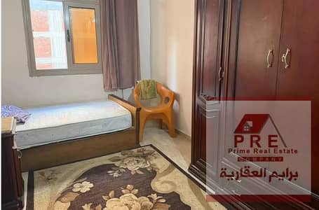 ستوديو 50م مفروش للايجار مكيف ف الازاريطه امام كليه طب اسنان