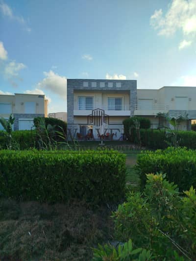 توين هاوس فى امواچ الساحل الشمالى Amwaj North Coast متشطب ومفروش بالكامل بمساحة جاردن كبيرة