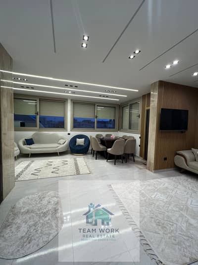Apartment for sale at a very special price, a real bargain in Sheikh Zayed, 7th District, super deluxe, front-facing, prime location