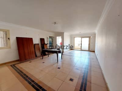 Office for rent 160m ( Smouha - Fawzi Muaz main street ) 30,000 EGP monthly