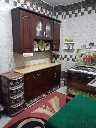 مطبخ مع الرخامه