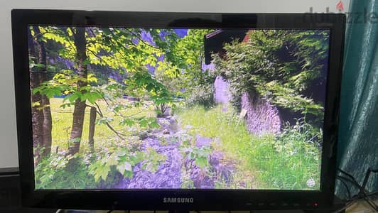 شاشه سامسونج led بحاله ممتازه (samsung-s20D300)