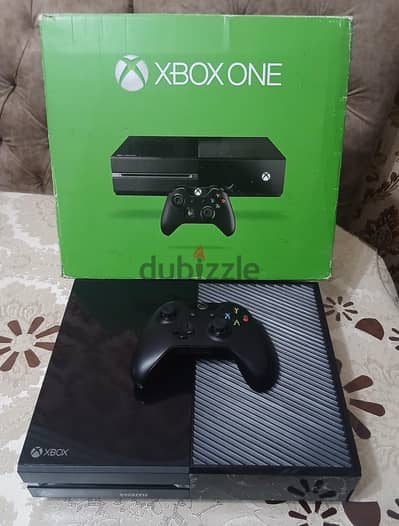 xbox one 500 giga بالكرتونه والدراع الاصلي ووصلاته الاصليه زيرووو