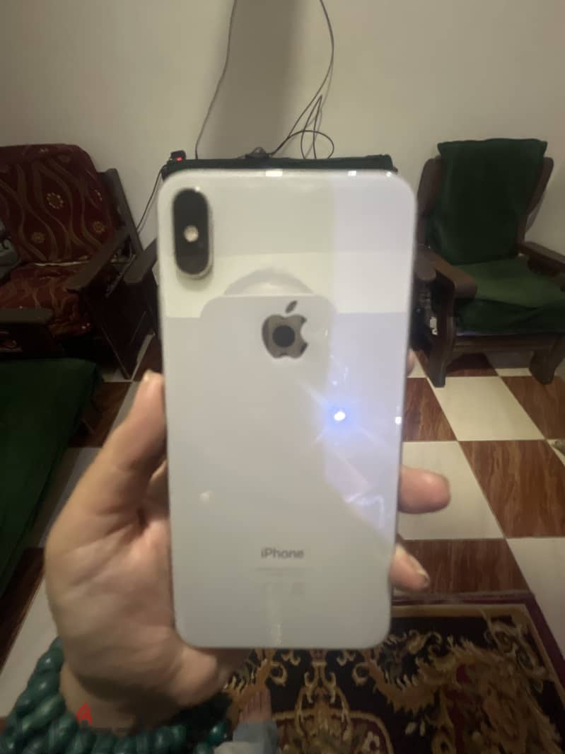 Apple - iPhone XS Max 1