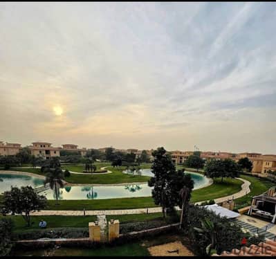 For lovers of stunning views in my city, own your Stendhal villa model E with special finishing and a beautiful lake view.