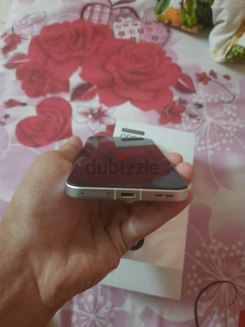 OPPO Reno13 2