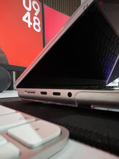 MacBook Pro M3 PRO 18GB/512 as new