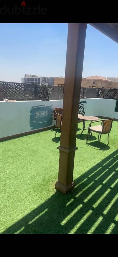 روف مفروش للإيجار