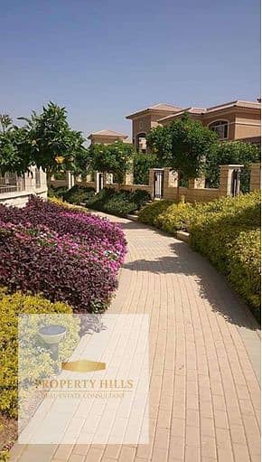 اقل سعر فيلا  في التجمع الخامس متشطبه بالتكييفات  بتصمميم ممتاز في تلال ايست بالقاهره الجديده دقايق من AUC