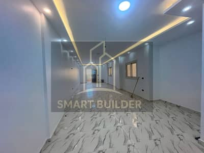 Apartment for rent in the southern lotus in the Fifth Settlement, area 250 m, ultra super lux finishing, front elevator, facing north, first occupancy, second number from the clubs street