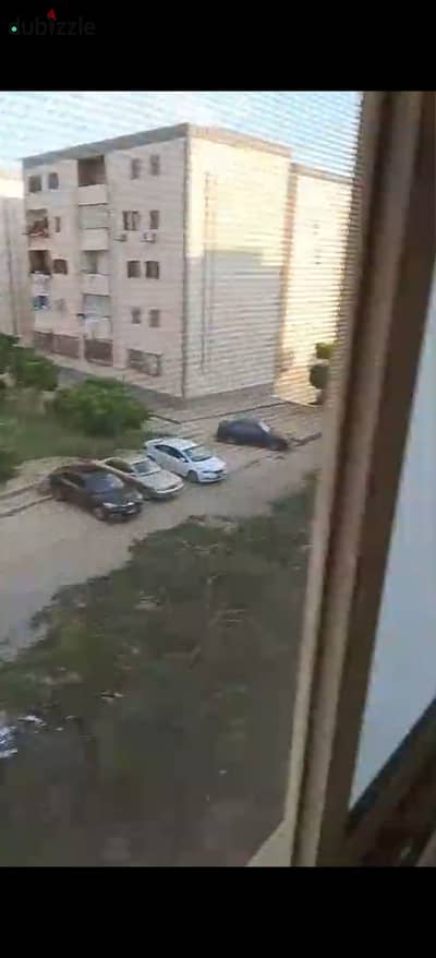 للبيع بالشيخ زايد شقة 135متر أهالى بحرى دور تانى متشطبة