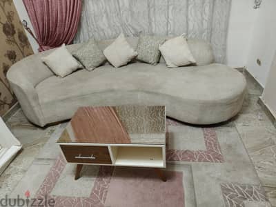 كنبة وترابيزة
