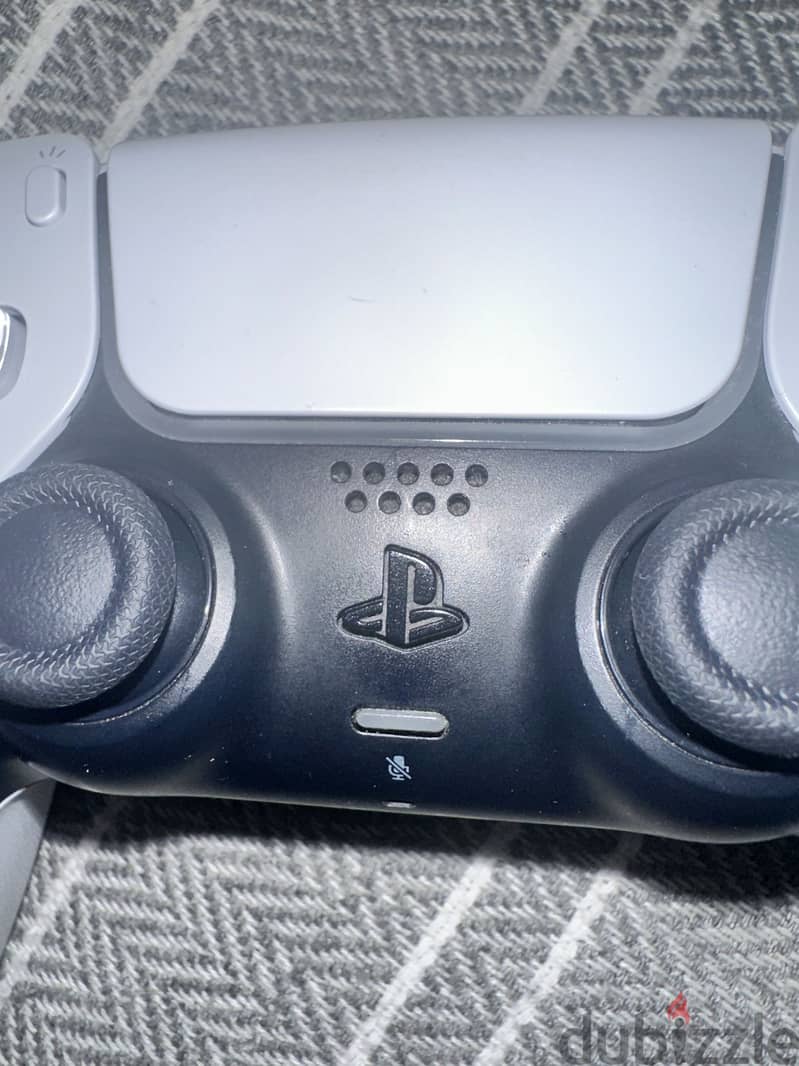 PS5 CONTROLLER 1