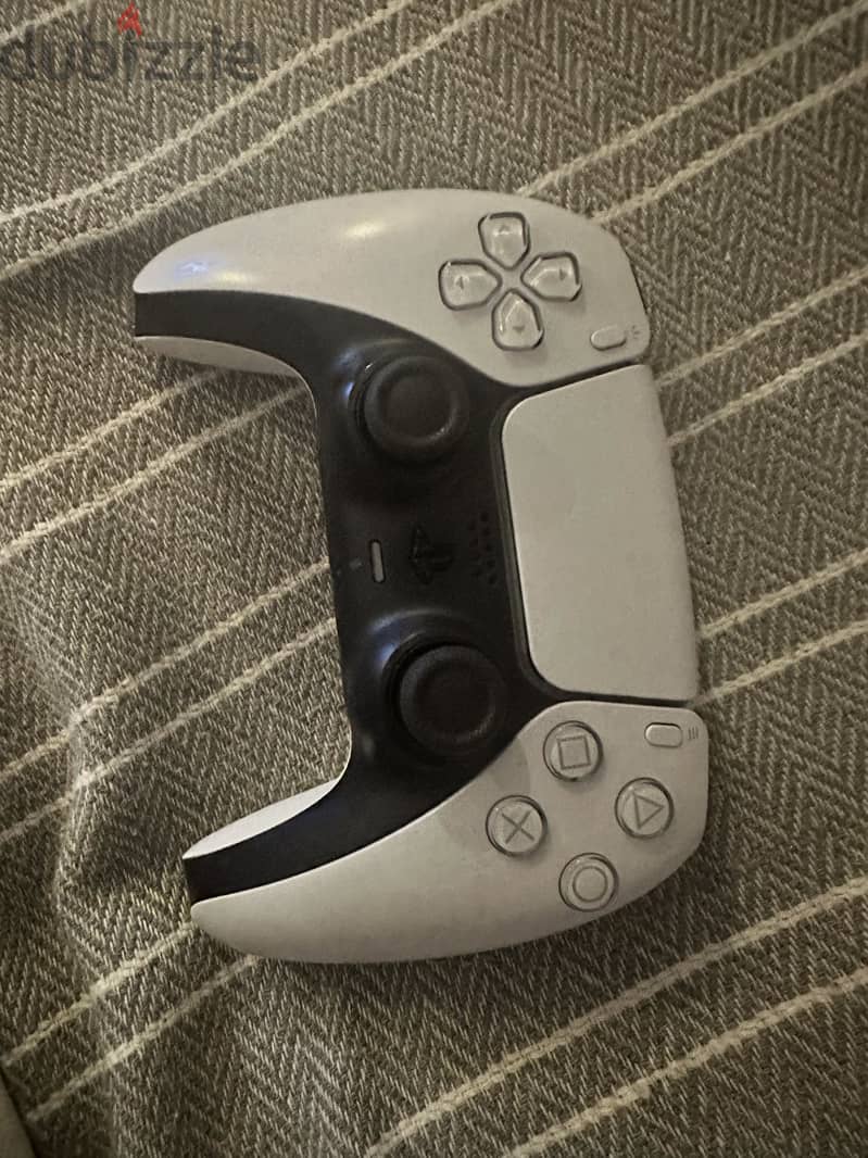 PS5 CONTROLLER 3