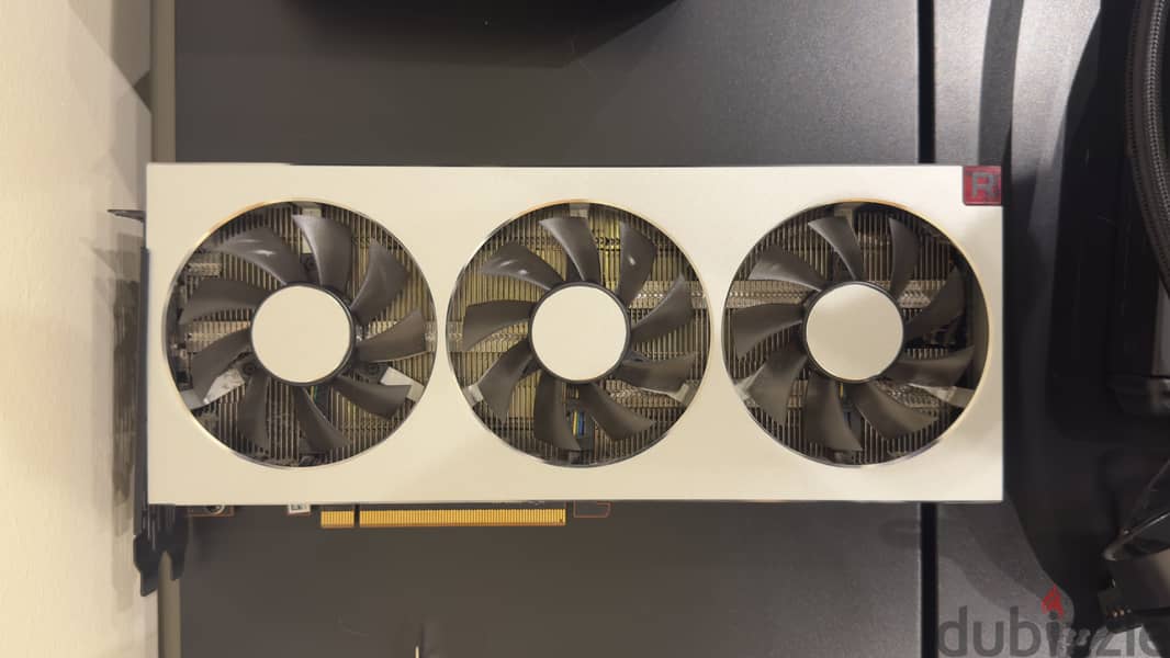 AMD Radeon VII 16GB GPU 1