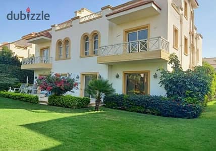 فيلا للإيجار بالمطبخ و التكييفات داخل كمبوند جرينز الشيخ زايد  بالقرب من سعودي ماركت و فريش فوود   مساحه المباني 235 متر  مساحة الارض 370 متر     ريسيبشن رخام حمام ضيوف