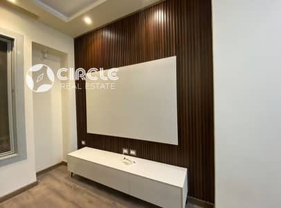مفروشة بالكامل شقة ٩٠م للإيجار في كمبوند فيلج جيت Village Gate التجمع الخامس القاهرة الجديدة قريب من الجامعة الأمريكية AUC