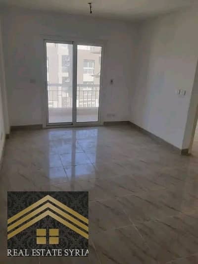  شقة للإيجار بمدينتي – B7    فرصة مميزة للسكن في واحدة من أفضل مراحل مدينتي، بإطلالة رائعة وموقع قريب من جميع الخدمات.    المرحلة: B7  الدور: الثالث  المساحة: 74 متر   تتكون من:  2 غرف نوم  1 حمام  ريسيبشن  مطبخ   المميزات:  بحري صريح  ف