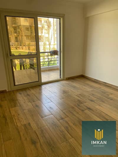 شقة للبيع متشطبة بخصم كاش 35% فى الشروق امام (  مدينتي ) فى كمبوند مايان الشروق - Mayan compound new cairo