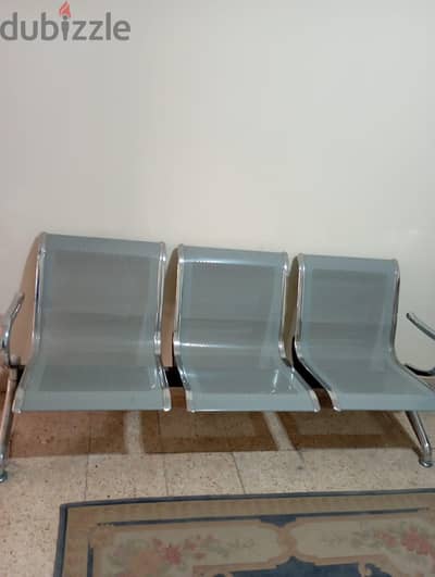 كنب معدنى للانتظار