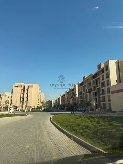 شقة للبيع في تاج سيتي شاليا مساحة 170 متر 3 غرف نوم 3 حمامات دور ثاني جاهزة للسكن بموقع مميز مناسبة للعائلات
