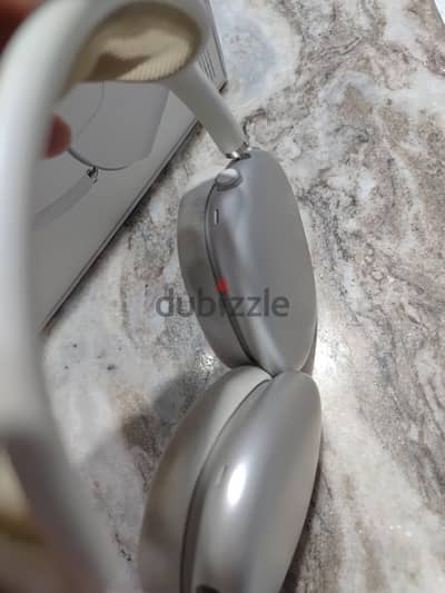 Airpods max 1