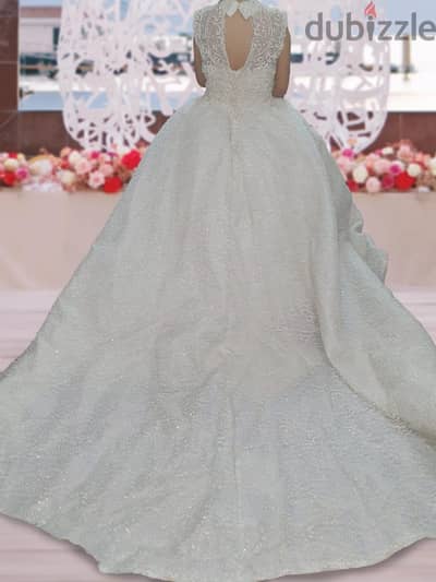 فستان زفاف شيك بسعر مغري جدا