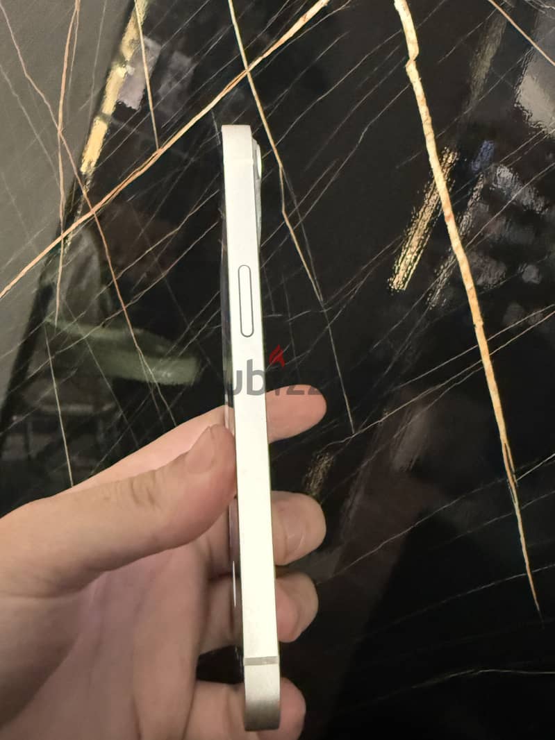 IPhone 13 8