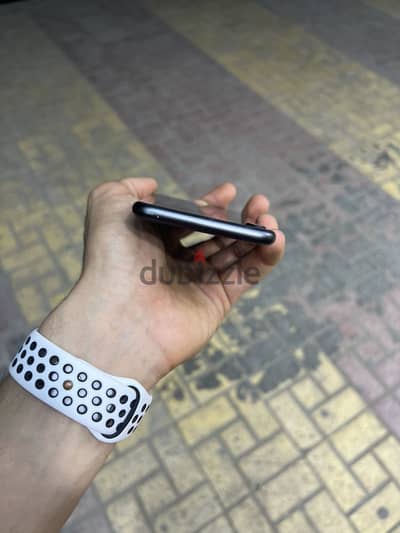 آبل - آيفون 8