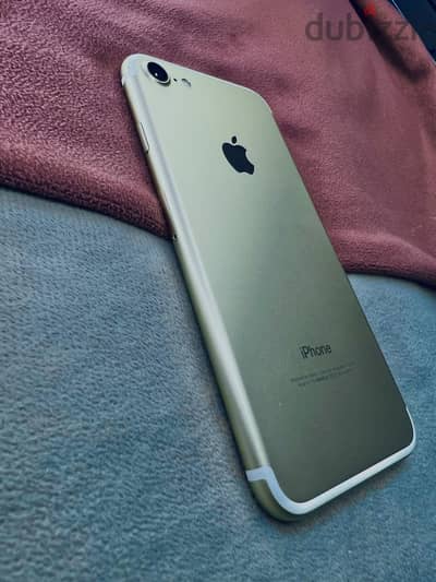 للبدل iPhone 7 32GB حاله نادره
