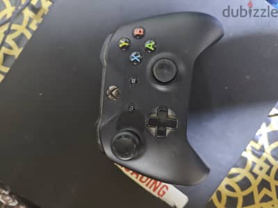 Xbox one x with 4 controllers