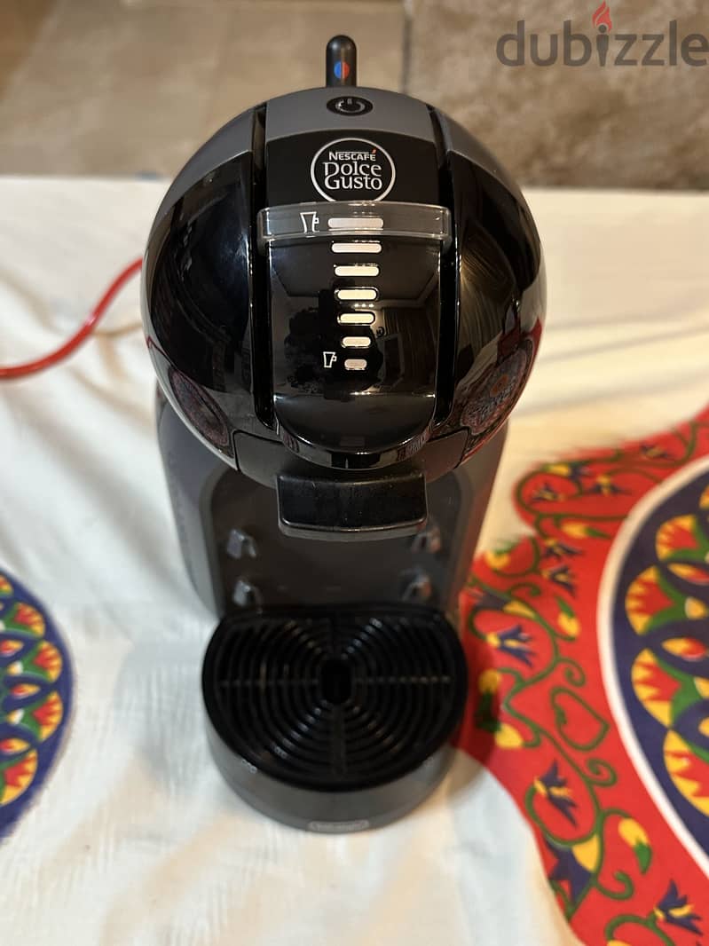 Nescafé Dolce Gusto Coffee Machine 1