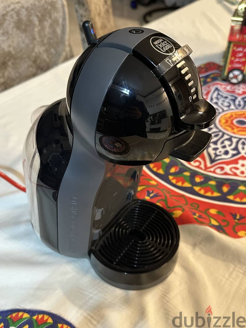Nescafé Dolce Gusto Coffee Machine 2