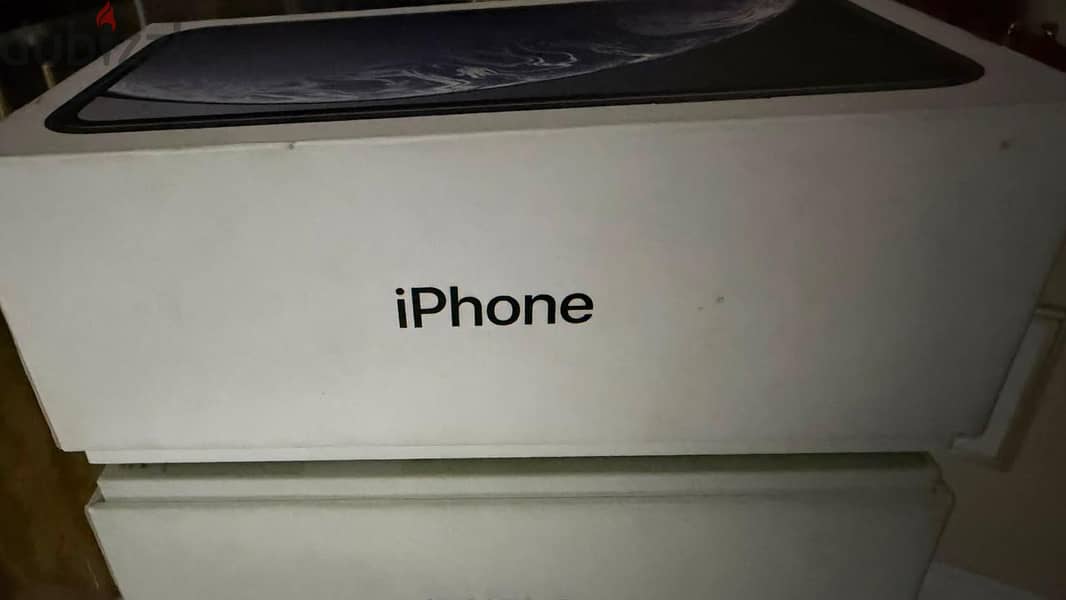 Apple - iPhone XR 1