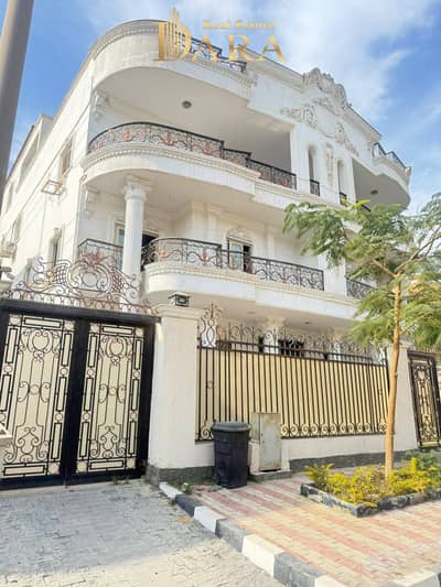 Apartment for sale 255m for sale in the sixth neighborhood villas next to Cook Door
