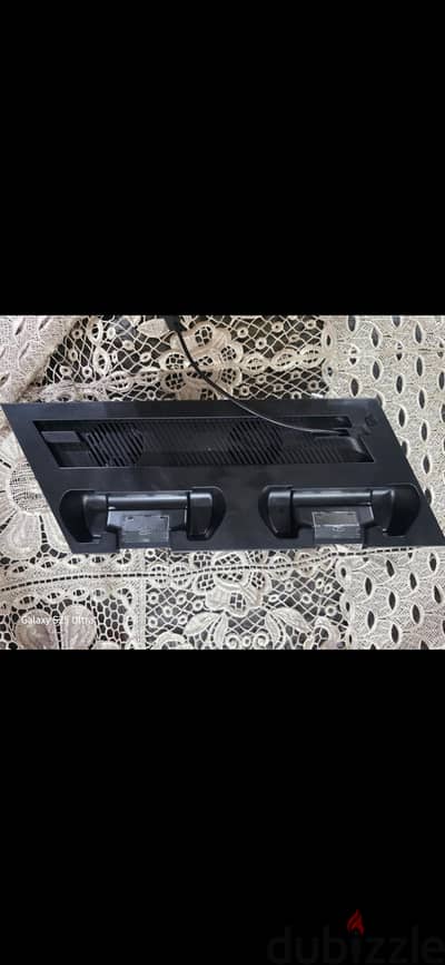 مروحة تبريد وحامل بلاي ستيشن 4  وشاحن للدراعات