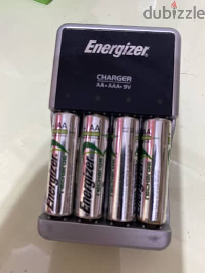 Energizer charger AA 9V 4 batteries