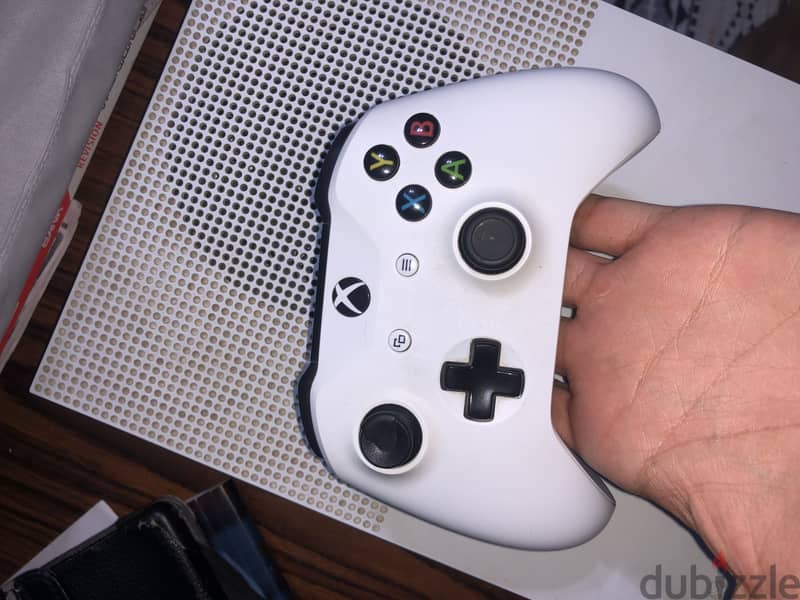 Xbox one s 3