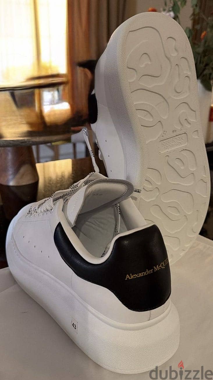 Alexander McQueen 3