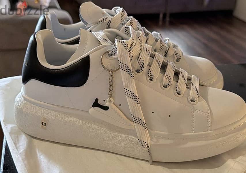 Alexander McQueen 4