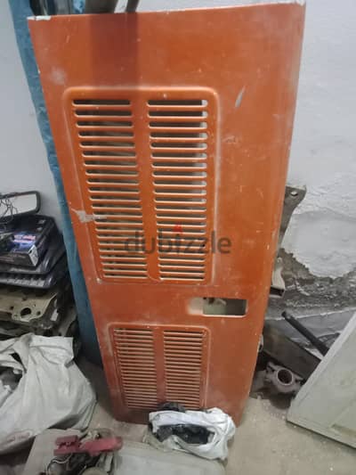 للبيع قطع غيار سيات 133