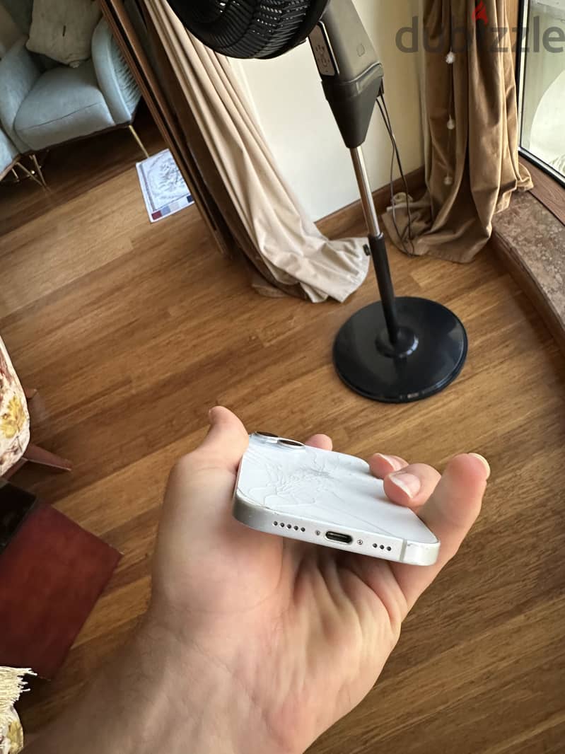 iPhone 15 2