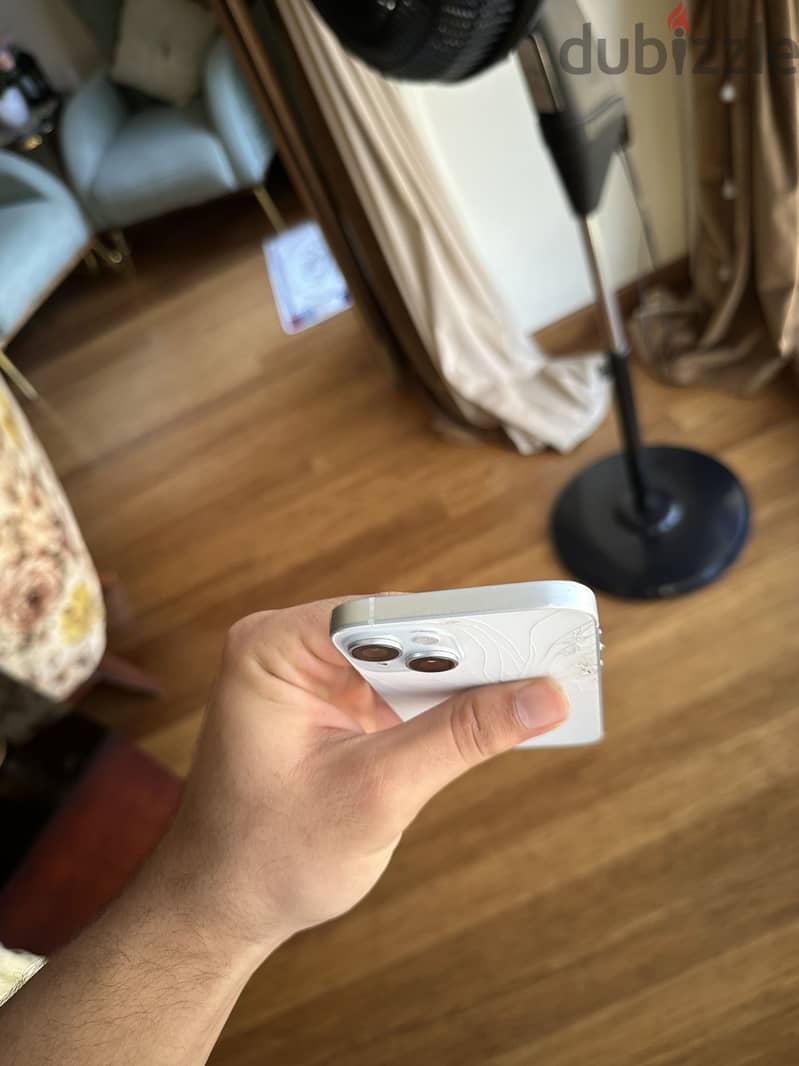iPhone 15 3