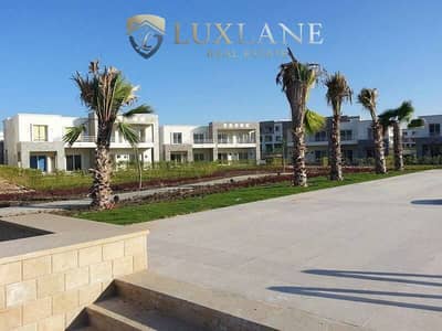 Chalet for sale in Amwaj Sidi Abdel Rahman Village, North Coast Furnished with appliances, kitchen, and air conditioning Ground floor with garden Area