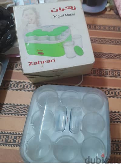 جهاز عمل الزبادى بالمنزل من شركة زهران مستعمل استعمال خفيف 8 كوبايات
