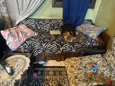 كنبة بتتفرد سرير  تقيلة جدا